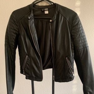 Women’s leather jaxket